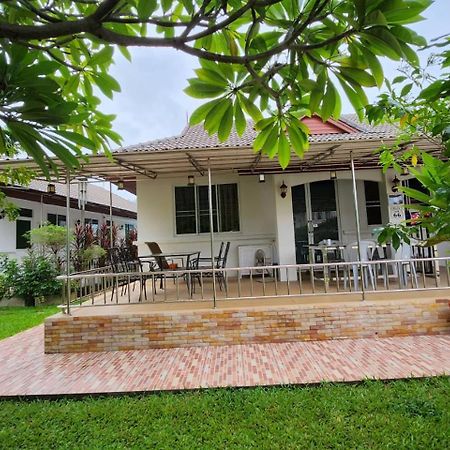 Nuch'S Apple Guest House Si Bun Ruang Buitenkant foto