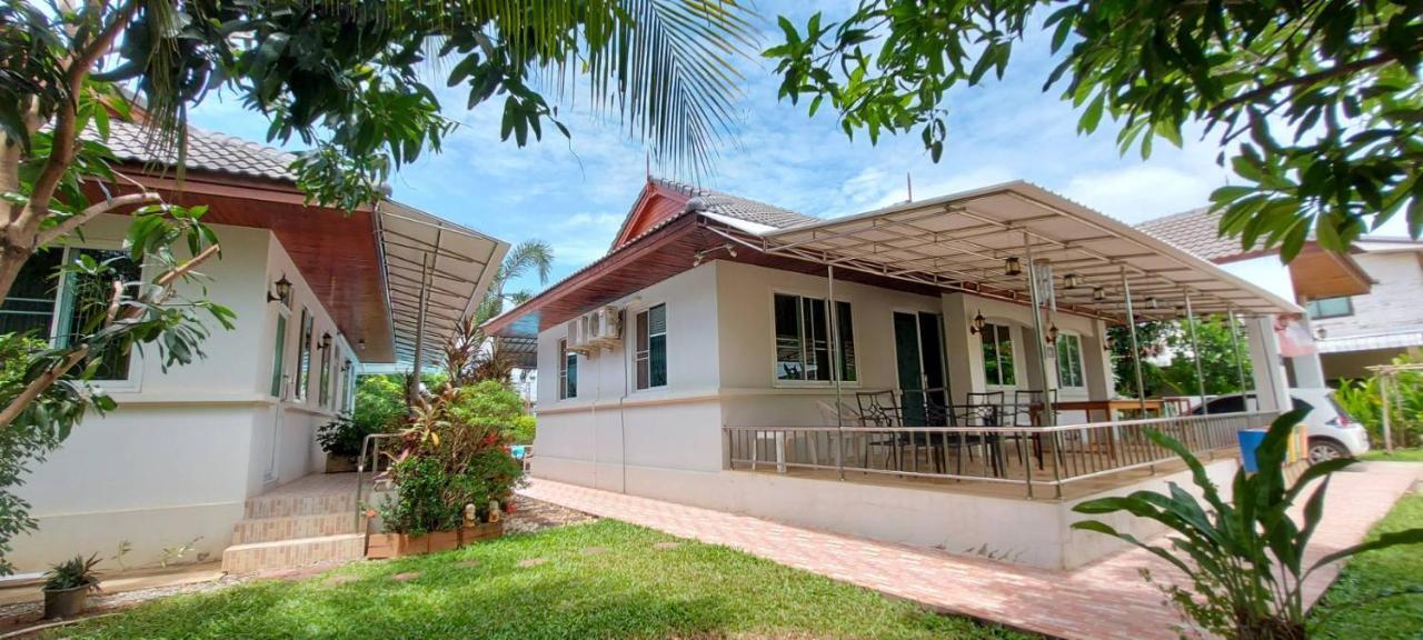Nuch'S Apple Guest House Si Bun Ruang Buitenkant foto