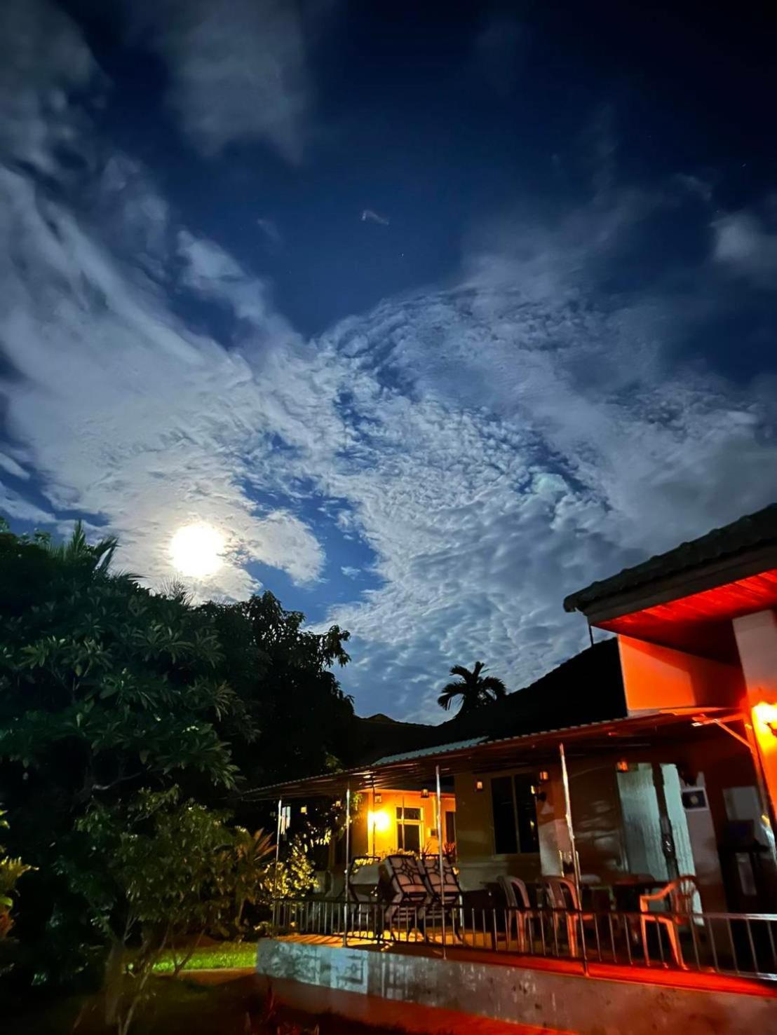 Nuch'S Apple Guest House Si Bun Ruang Buitenkant foto