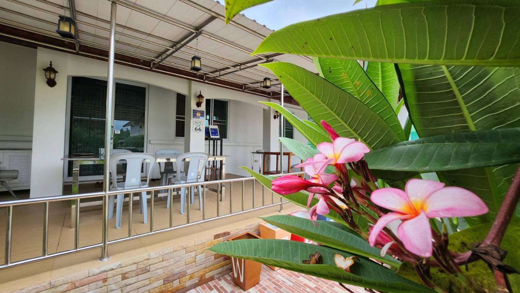 Nuch'S Apple Guest House Si Bun Ruang Buitenkant foto