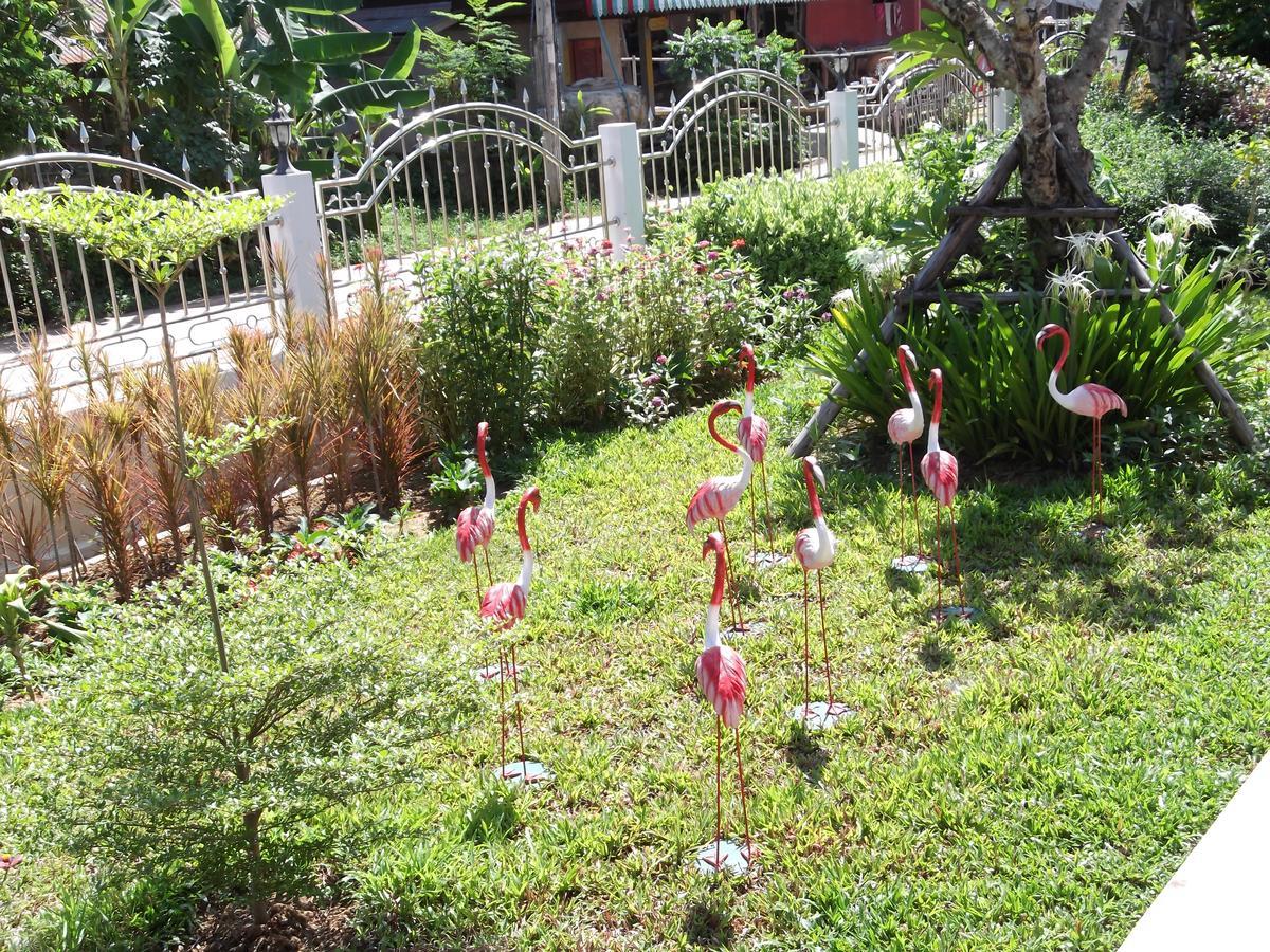 Nuch'S Apple Guest House Si Bun Ruang Buitenkant foto
