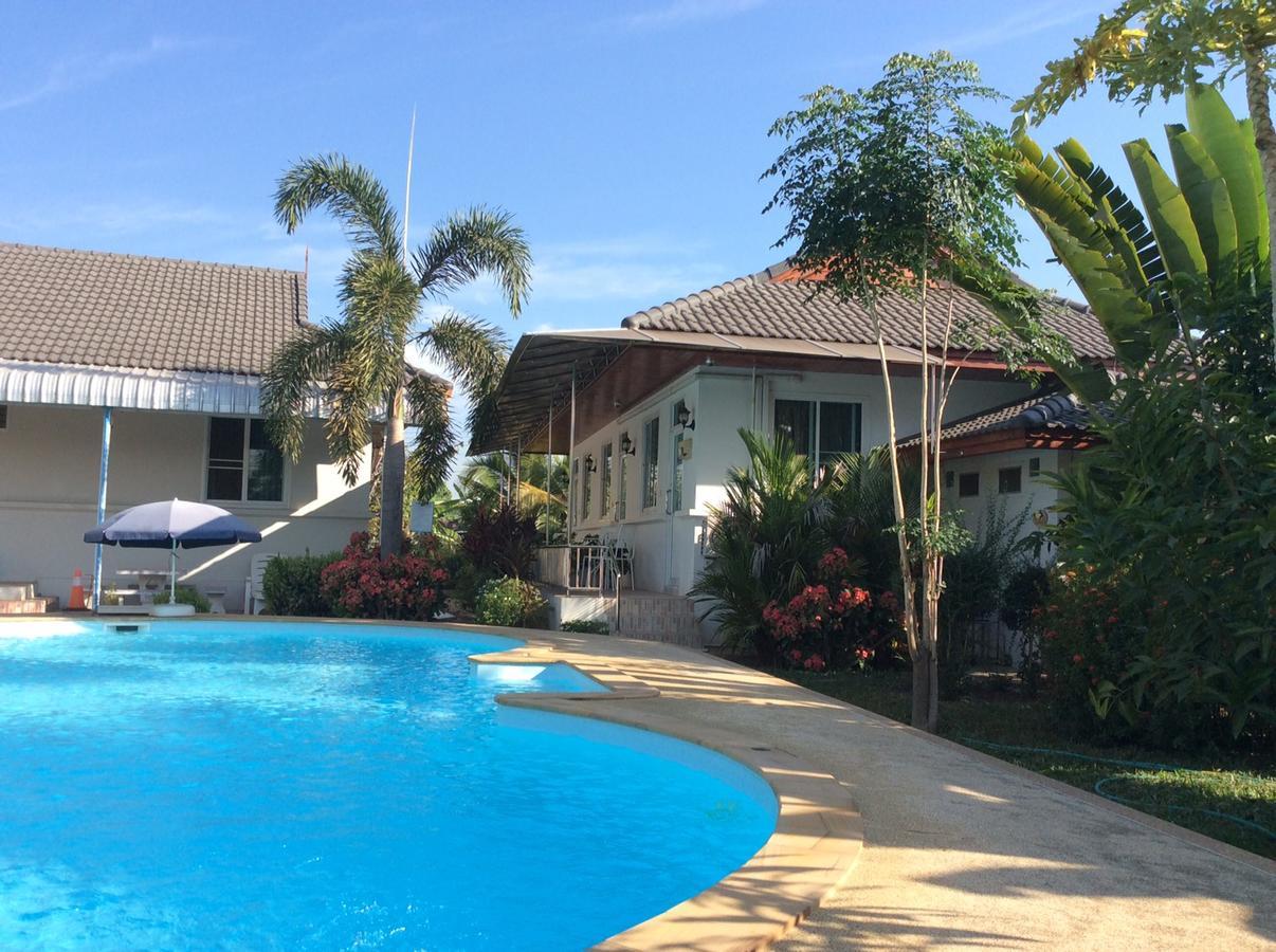 Nuch'S Apple Guest House Si Bun Ruang Buitenkant foto