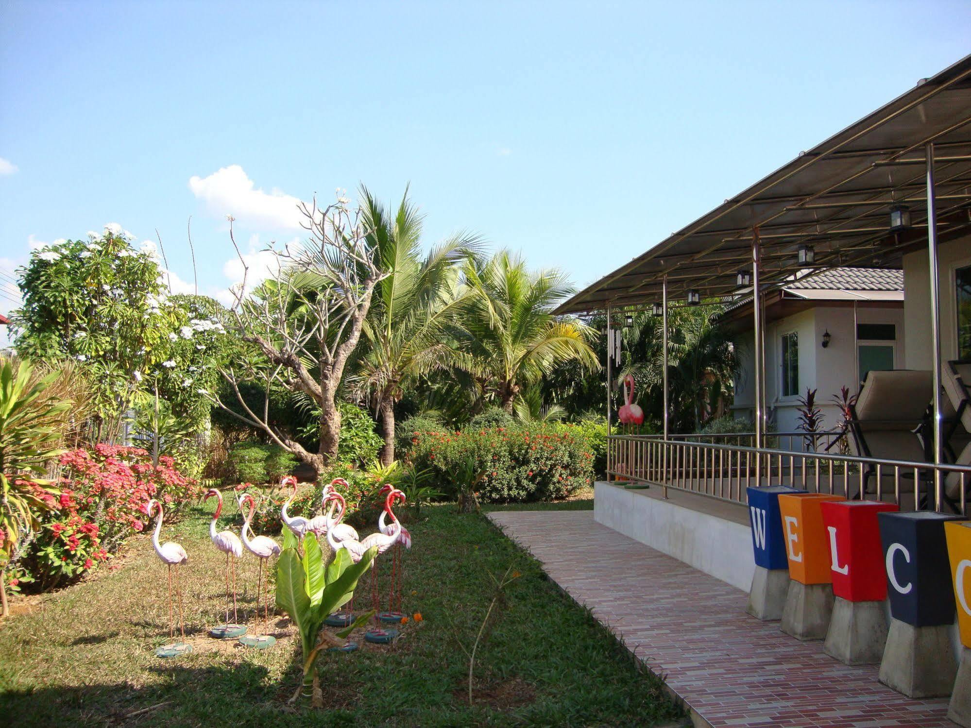 Nuch'S Apple Guest House Si Bun Ruang Buitenkant foto