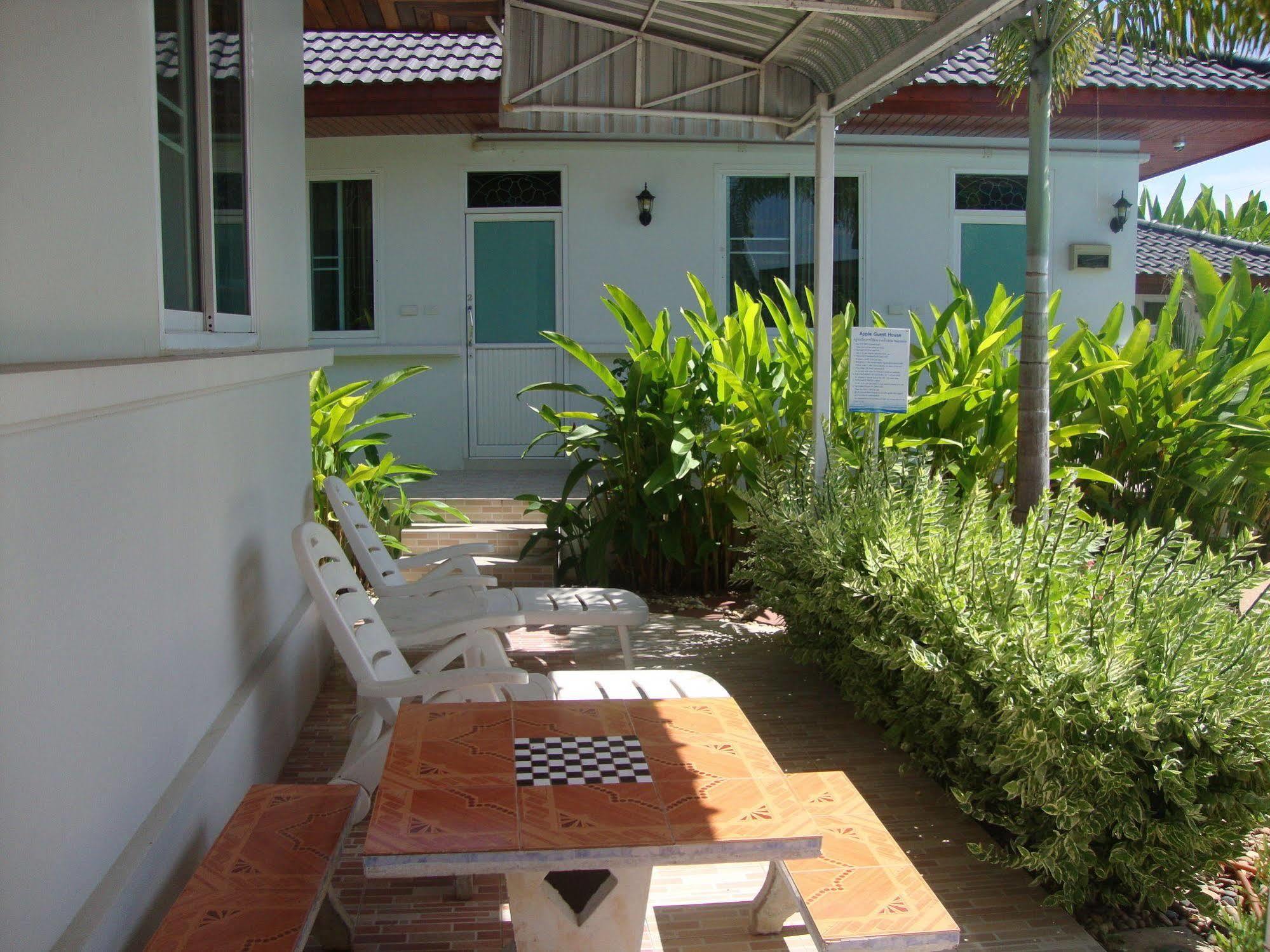 Nuch'S Apple Guest House Si Bun Ruang Buitenkant foto